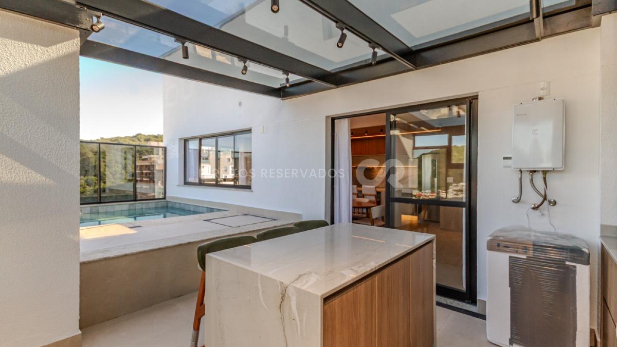 Cobertura Duplex Mobiliada no Edifício JK com 3 suítes na Praia Brava em Itajaí