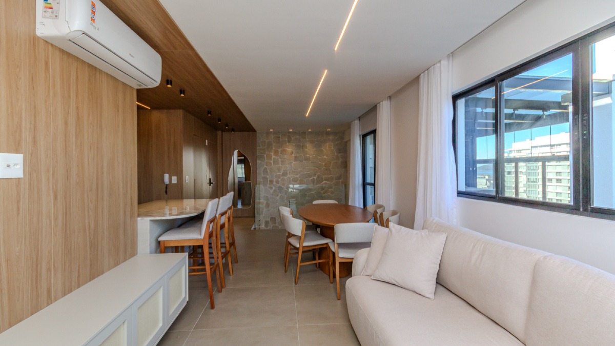Cobertura Duplex Mobiliada no Edifício JK com 3 suítes na Praia Brava em Itajaí