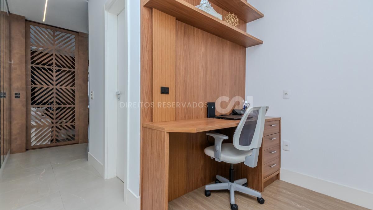 Apartamento com 3 suítes no Città di Vinci no Centro de Balneário Camboriú