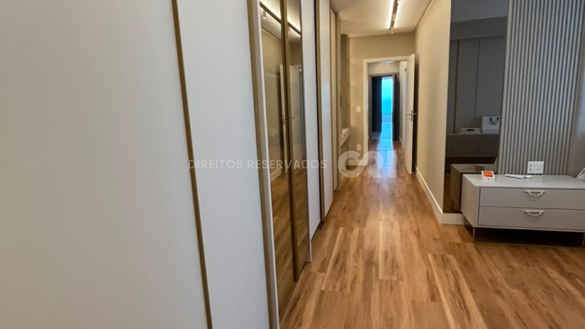 Apartamento com 3 Suítes no Riva na Praia Brava em Itajaí