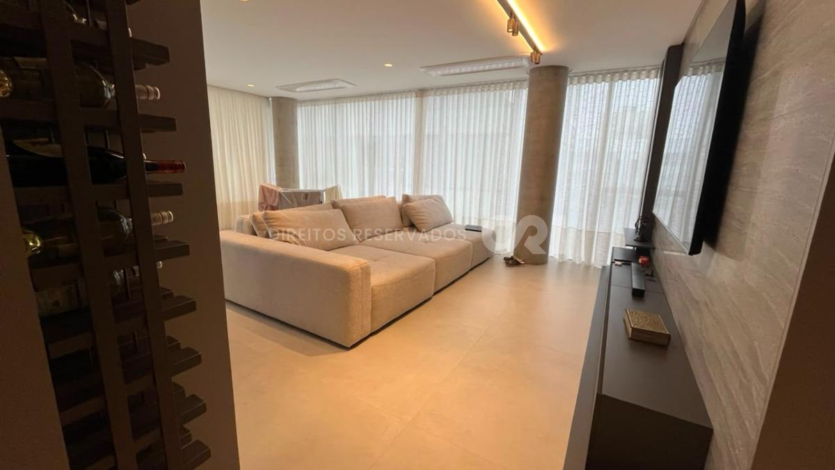 Apartamento com 3 Suítes no Riva na Praia Brava em Itajaí
