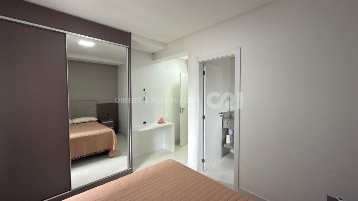 Apartamento com 3 Dormitórios no Edifício Islamorada na Meia Praia, Itapema