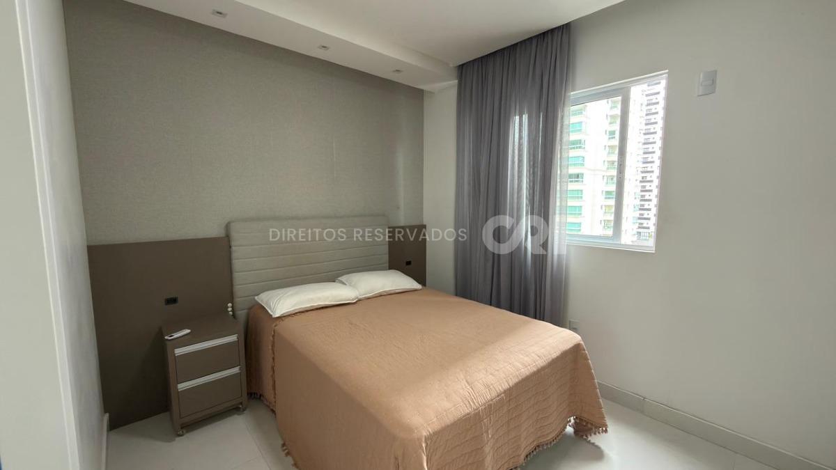 Apartamento com 3 Dormitórios no Edifício Islamorada na Meia Praia, Itapema