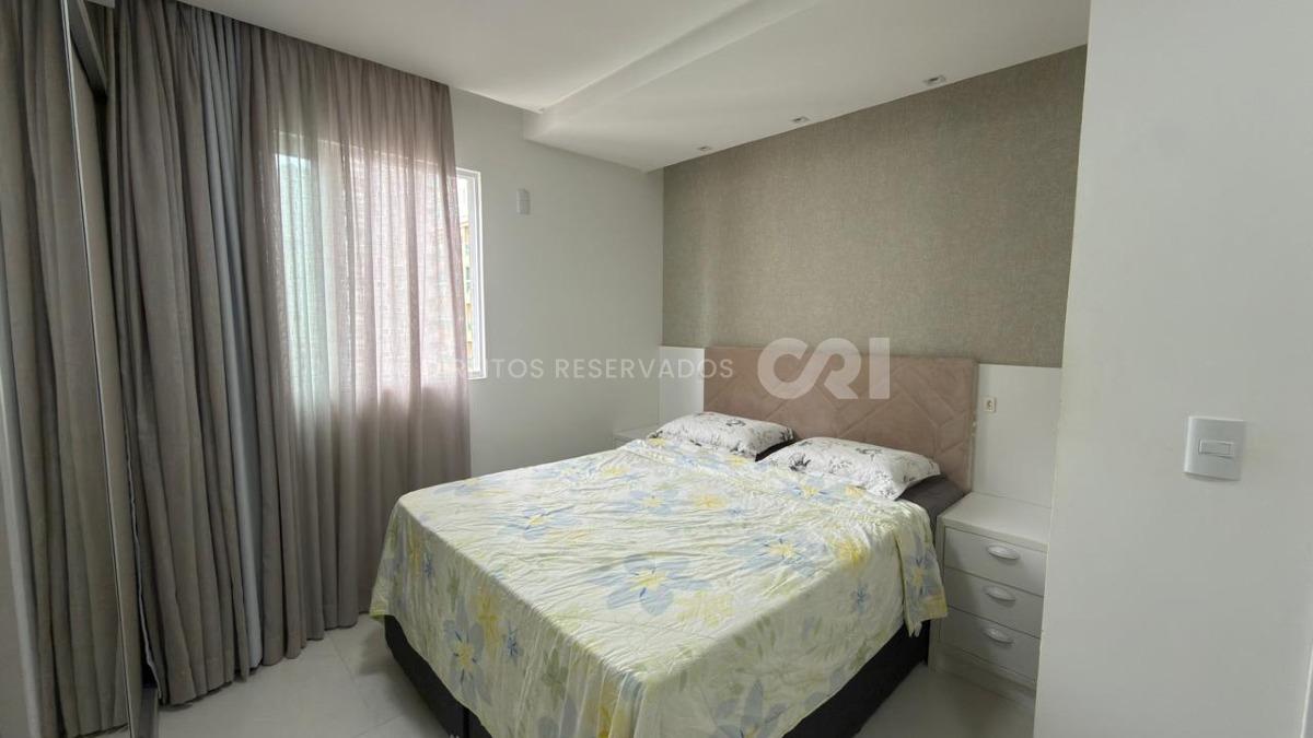 Apartamento com 3 Dormitórios no Edifício Islamorada na Meia Praia, Itapema