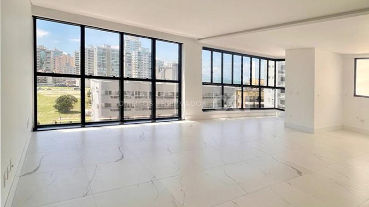 Apartamento com 3 Dormitórios no Carmel Residence na Meia Praia, Itapema