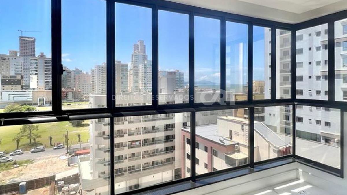 Apartamento com 3 Dormitórios no Carmel Residence na Meia Praia, Itapema