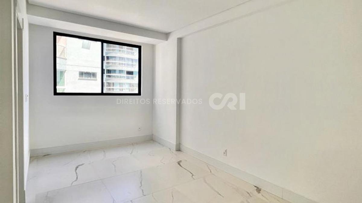 Apartamento com 3 Dormitórios no Carmel Residence na Meia Praia, Itapema
