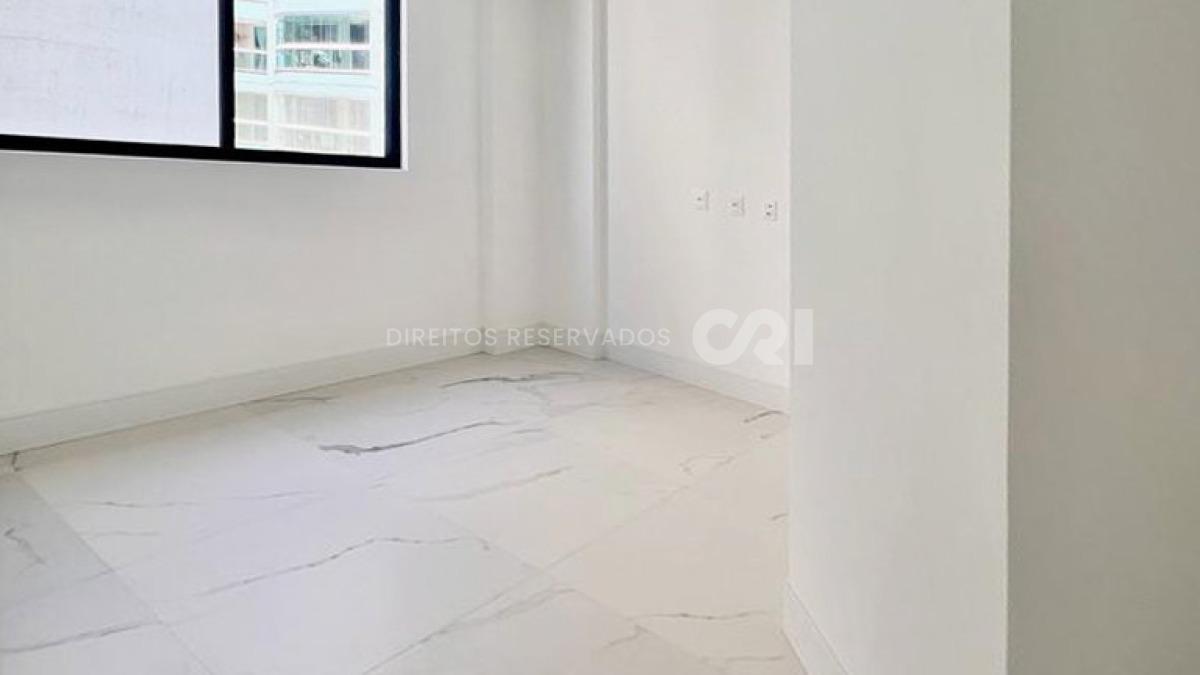 Apartamento com 3 Dormitórios no Carmel Residence na Meia Praia, Itapema