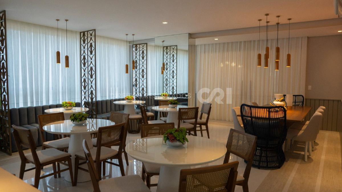 Apartamento com 3 Dormitórios no Carmel Residence na Meia Praia, Itapema