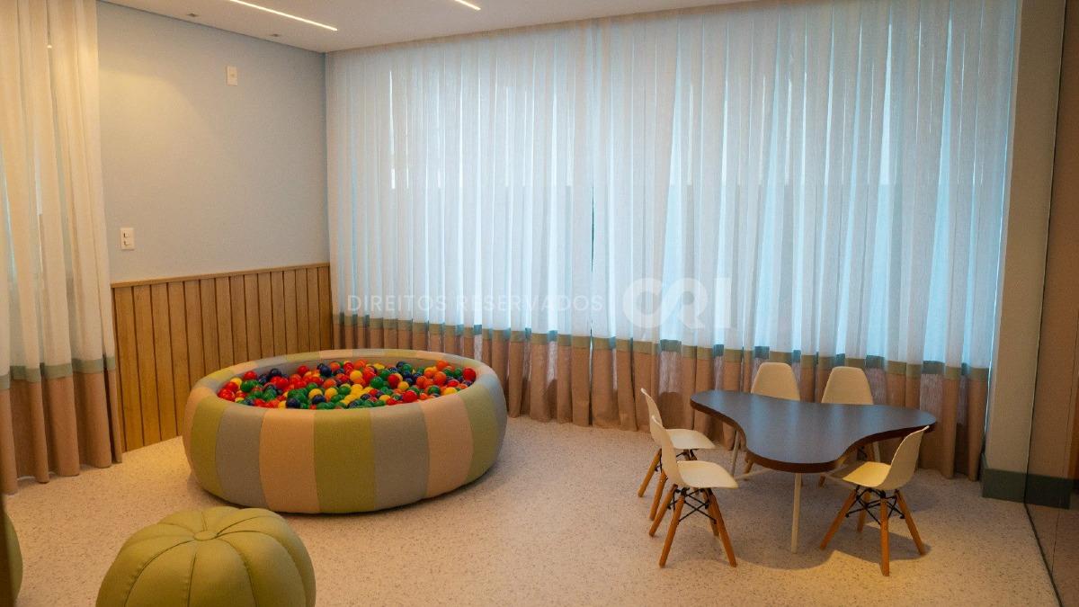 Apartamento com 3 Dormitórios no Carmel Residence na Meia Praia, Itapema