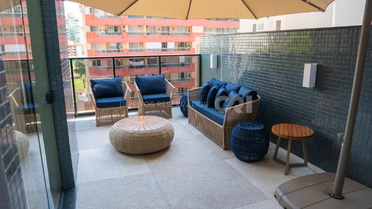 Apartamento com 3 Dormitórios no Carmel Residence na Meia Praia, Itapema