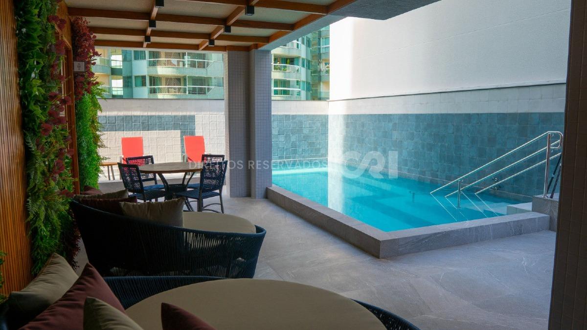 Apartamento com 3 Dormitórios no Carmel Residence na Meia Praia, Itapema