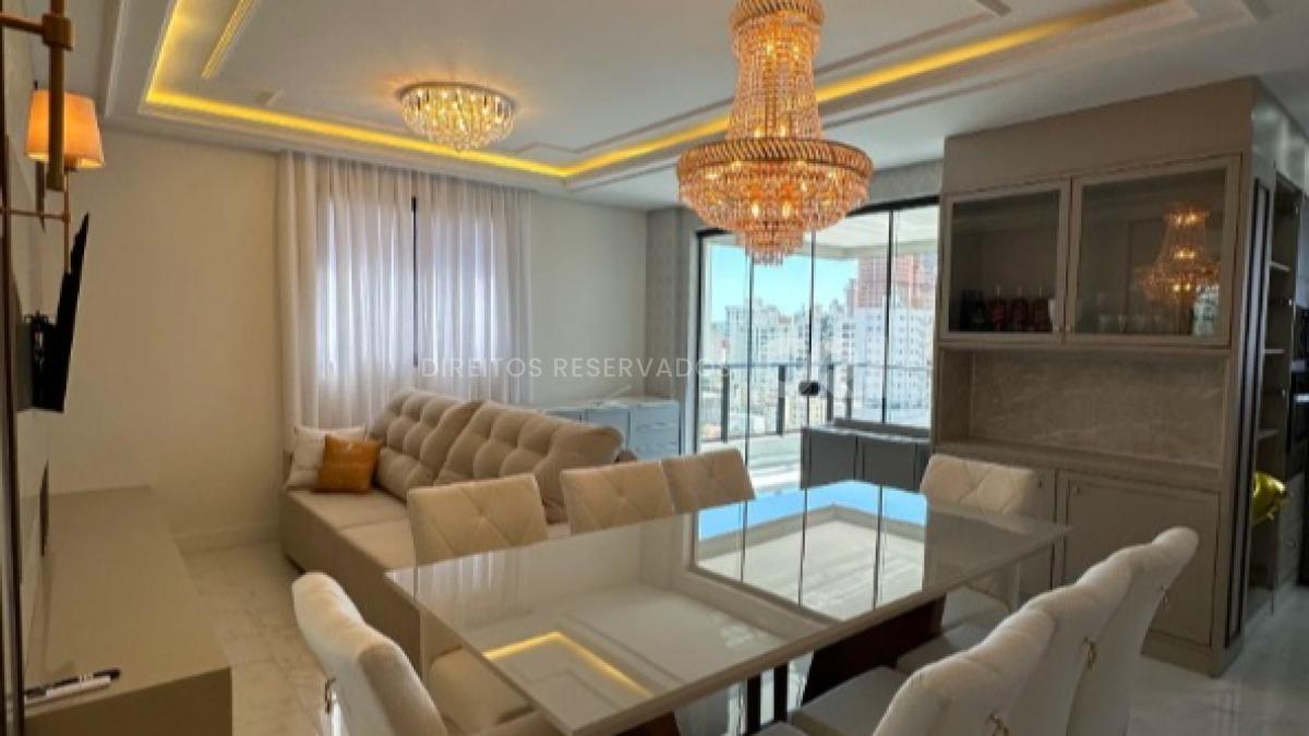 Apartamento com 4 suítes Veneza Residence na Meia Praia em Itapema
