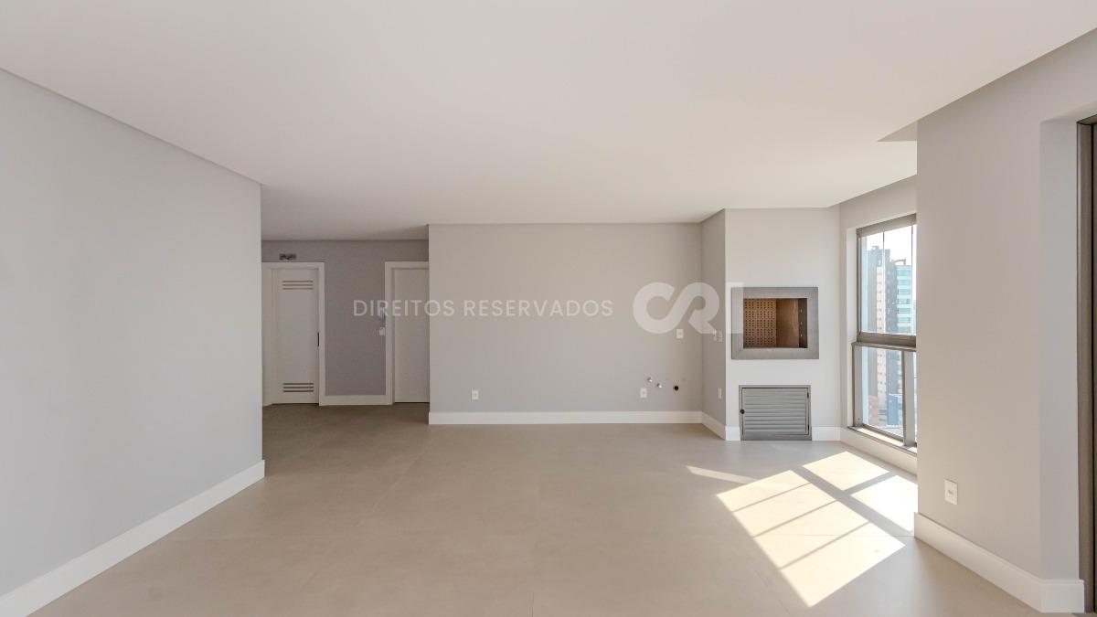 Apartamento com 4 Suítes no Edifício Torre de Mallorca no Centro de Balneário Camboriú