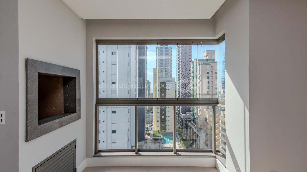 Apartamento com 4 Suítes no Edifício Torre de Mallorca no Centro de Balneário Camboriú