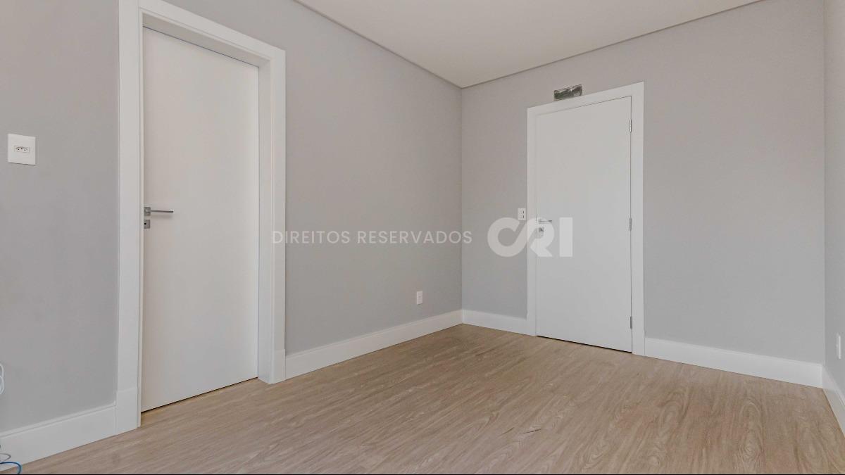Apartamento com 4 Suítes no Edifício Torre de Mallorca no Centro de Balneário Camboriú