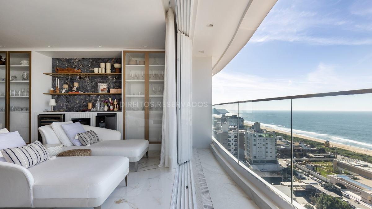 Apartamento com 210 m², 3 Suítes no Le Blanc na Praia Brava, Itajaí