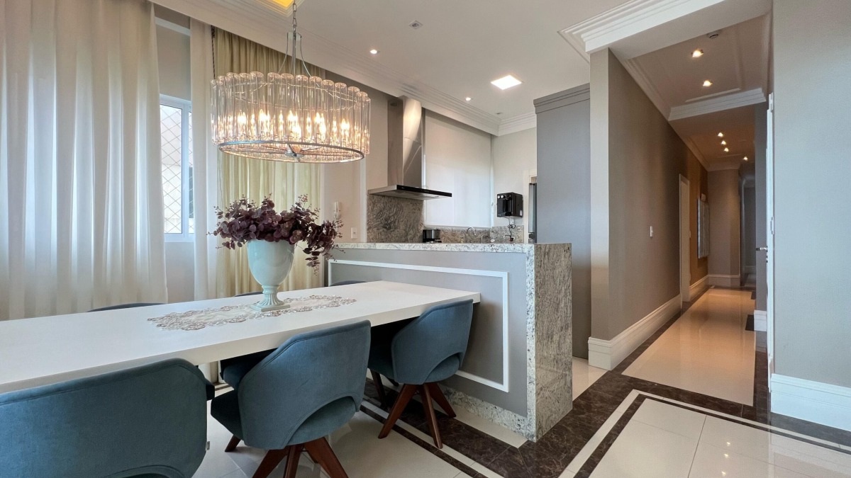 Apartamento com 3 Suítes no Ville de France na Meia Praia, Itapema