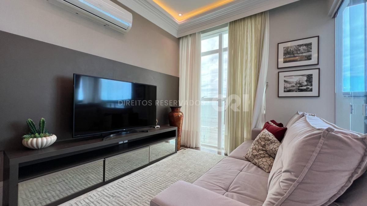 Apartamento com 3 Suítes no Ville de France na Meia Praia, Itapema