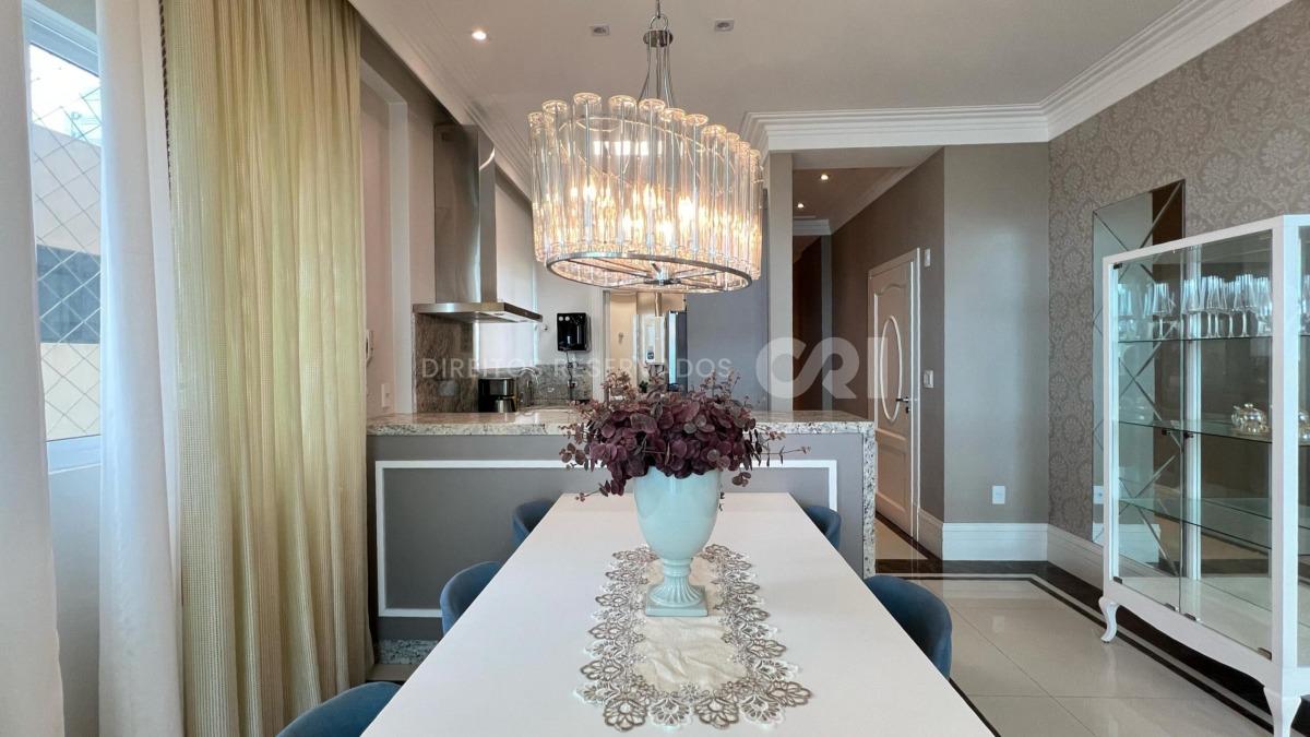 Apartamento com 3 Suítes no Ville de France na Meia Praia, Itapema