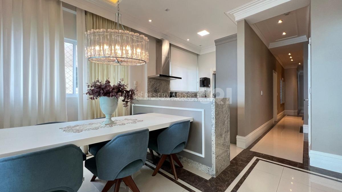 Apartamento com 3 Suítes no Ville de France na Meia Praia, Itapema