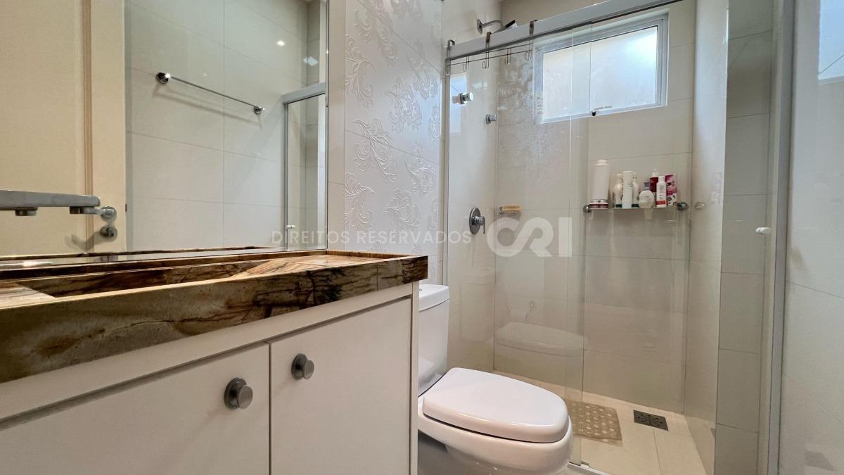 Apartamento com 3 Suítes no Ville de France na Meia Praia, Itapema