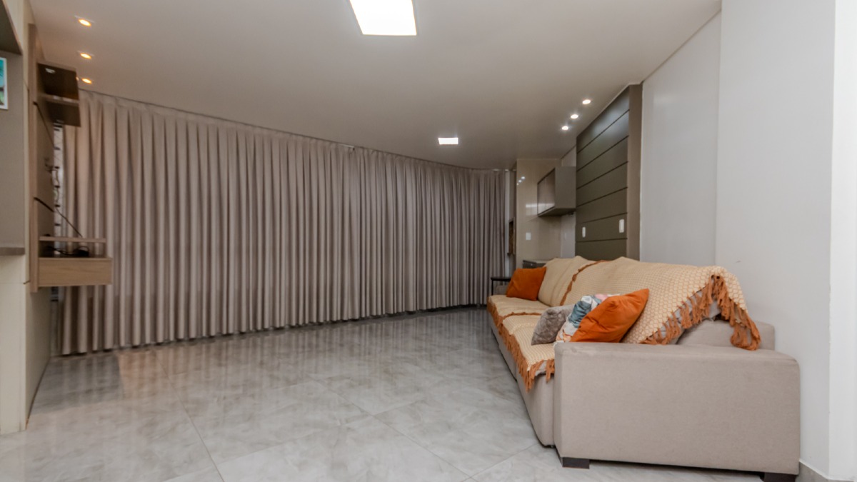  Apartamento com 3 dormitórios no Esquina Central no Centro de Balneário Camboriú