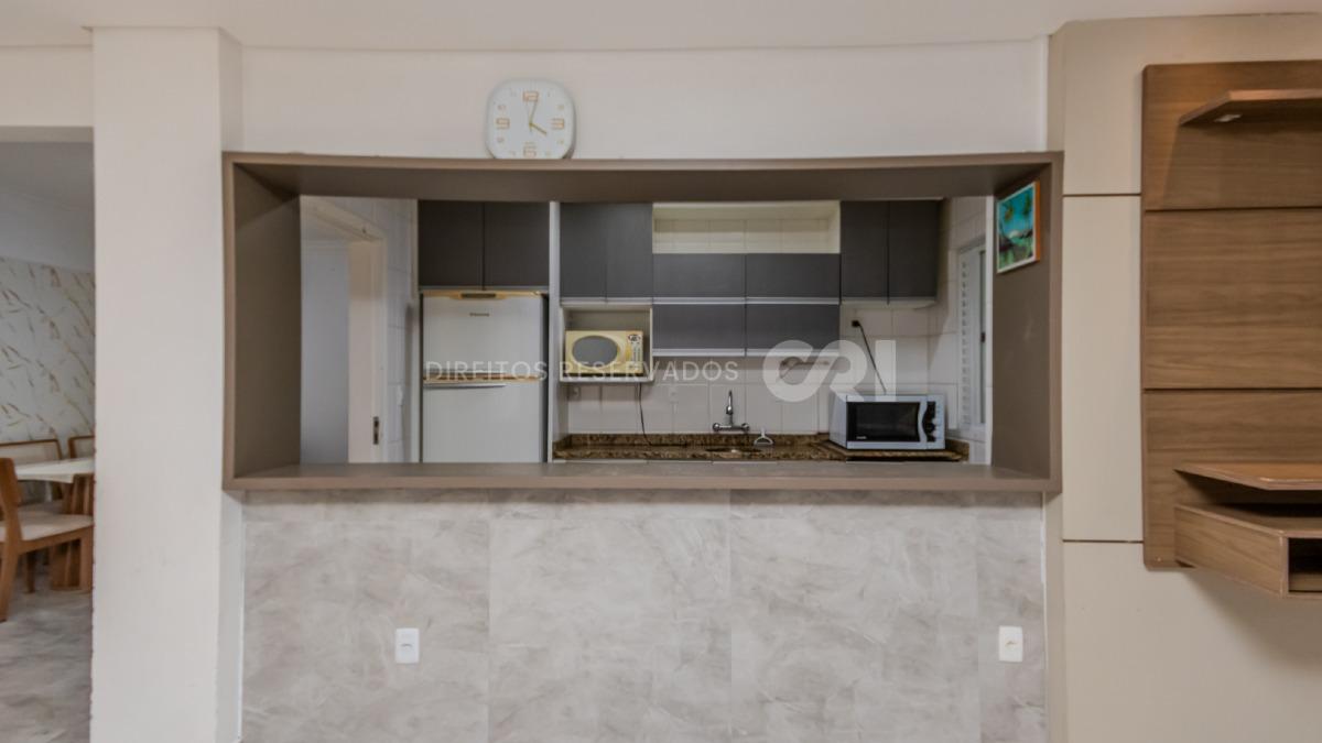  Apartamento com 3 dormitórios no Esquina Central no Centro de Balneário Camboriú