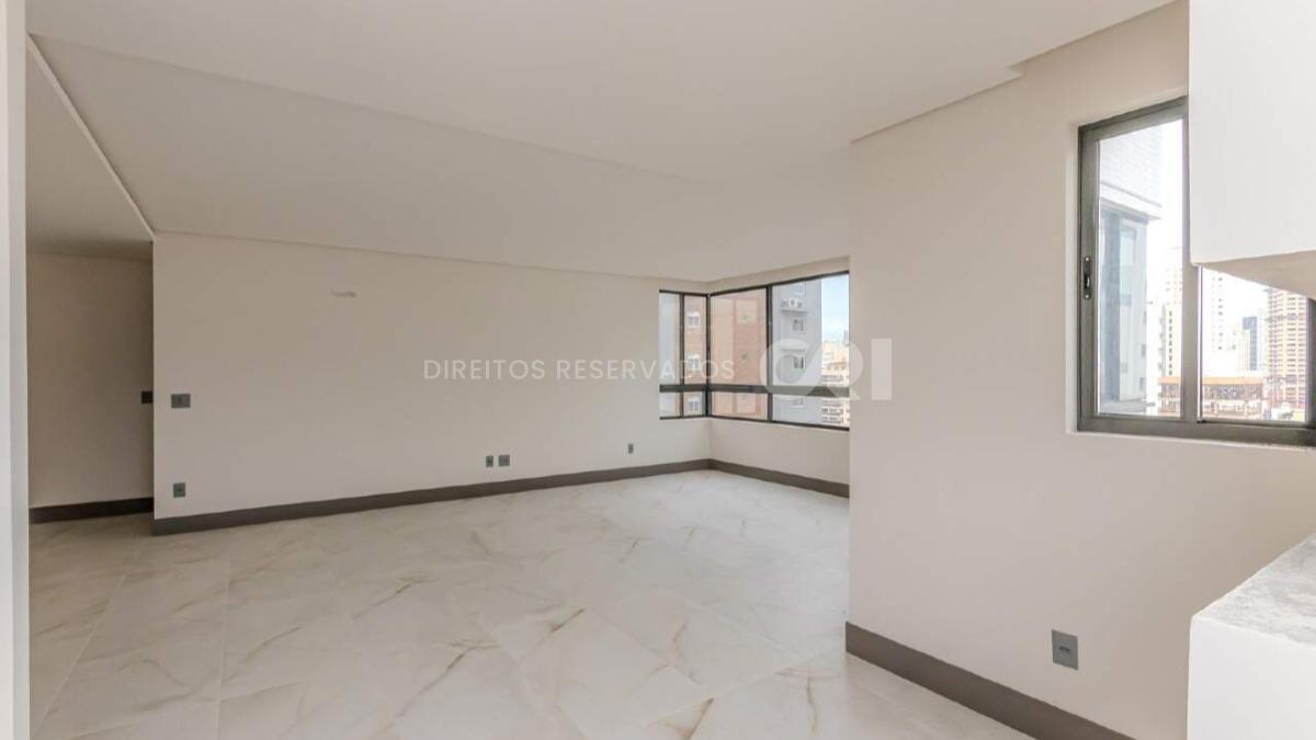Apartamento com 03 suítes no Edifício Green Ocean no Centro em Balneário Camboriú