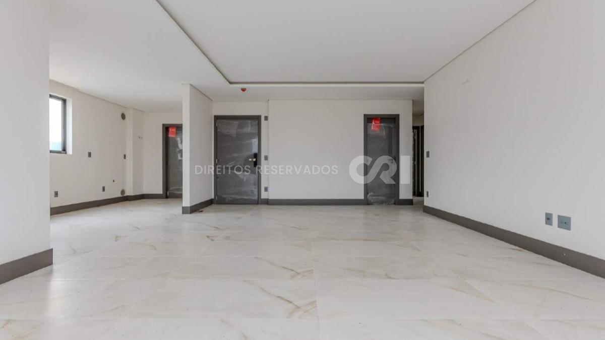 Apartamento com 03 suítes no Edifício Green Ocean no Centro em Balneário Camboriú