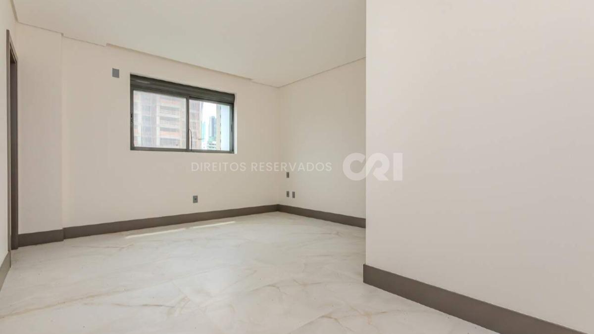 Apartamento com 03 suítes no Edifício Green Ocean no Centro em Balneário Camboriú