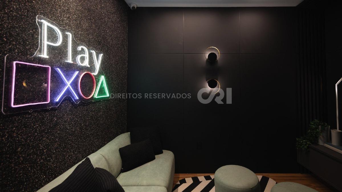 Apartamento com 4 Suítes na Shard Tower em Meia Praia, Itapema
