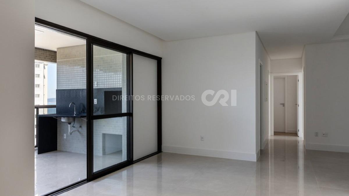 Apartamento com 3 Suítes no Boulevard Royal no Centro de Itapema