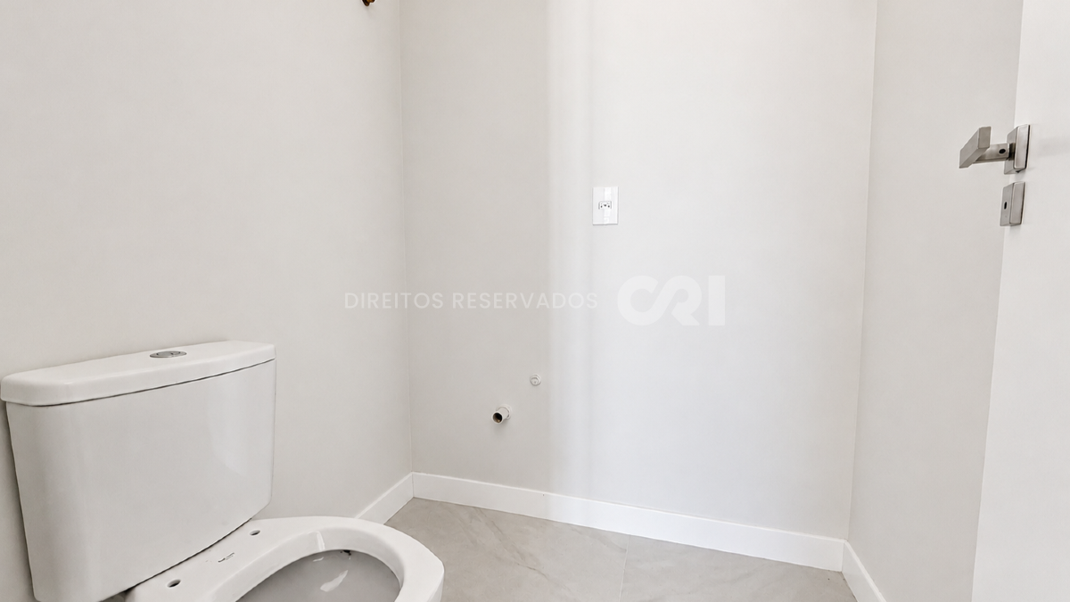 Apartamento vista para o Mar com 3 Suítes no Sky Brava na Praia Brava em Itajaí