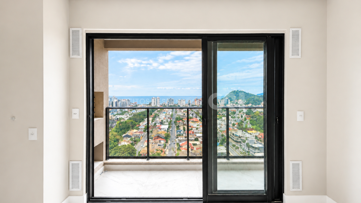 Apartamento vista para o Mar com 3 Suítes no Sky Brava na Praia Brava em Itajaí