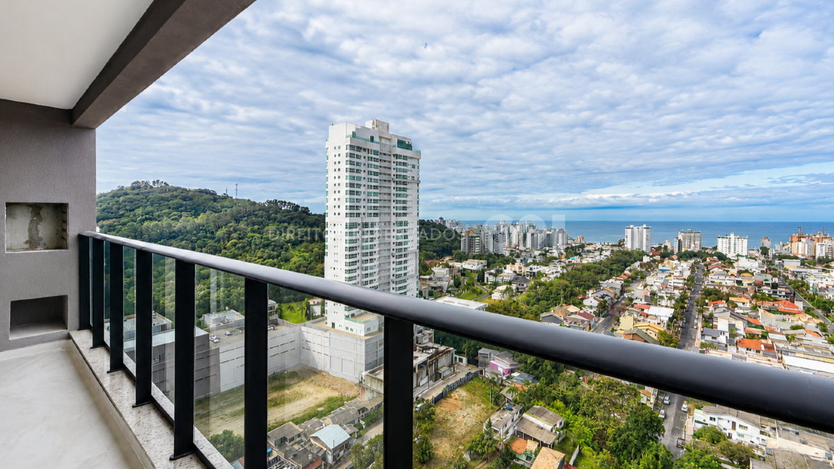 Apartamento vista para o Mar com 3 Suítes no Sky Brava na Praia Brava em Itajaí