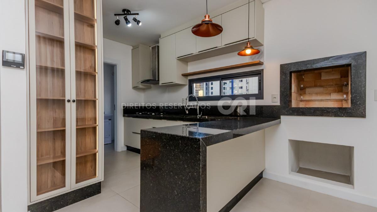 Apartamento Mobiliado com 3 Suítes no Edifício Tierra del Sol no Centro de Balneário Camboriú