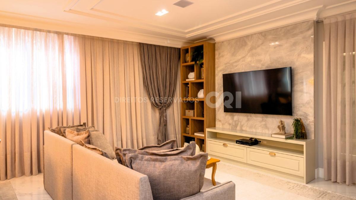 Apartamento com 4 Suítes no Paramount Tower em Meia Praia, Itapema