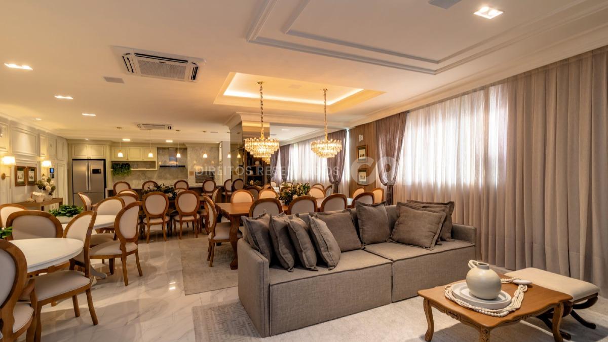 Apartamento com 4 Suítes no Paramount Tower em Meia Praia, Itapema