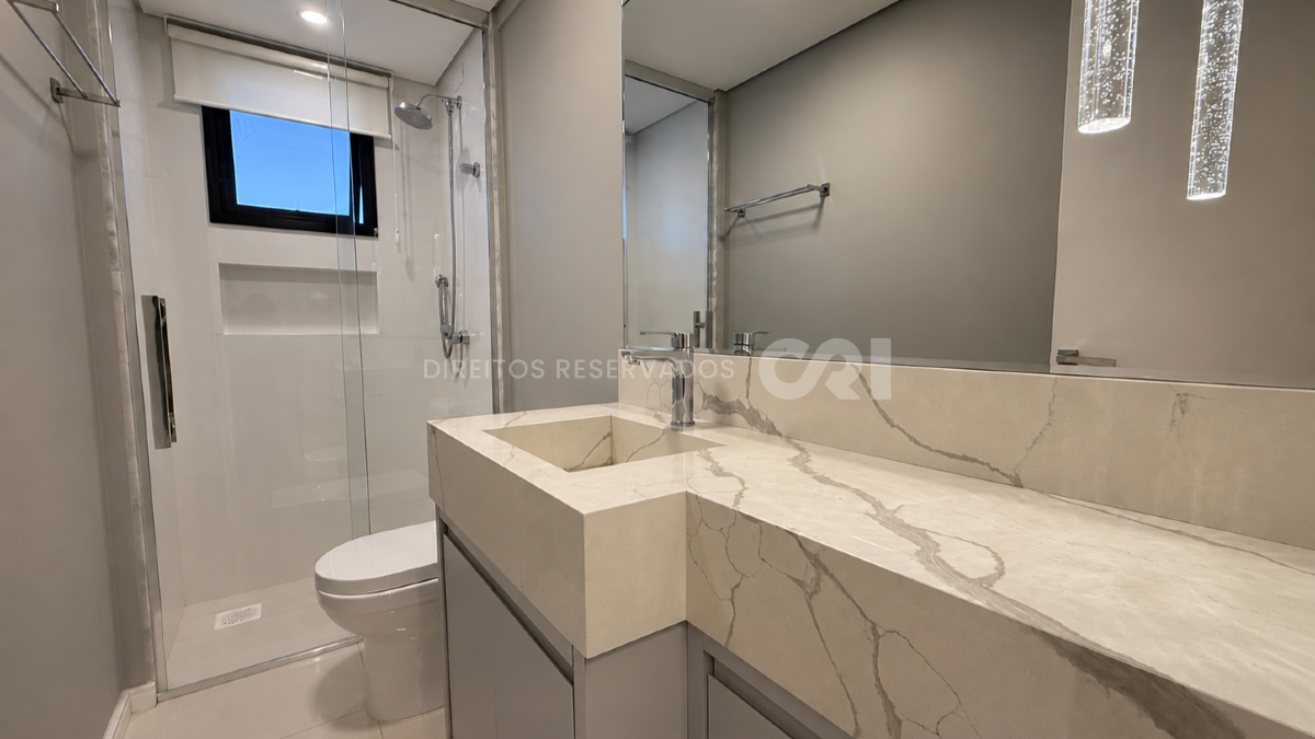 Apartamento com 3 Dormitórios no Brava View na Praia Brava em Itajaí