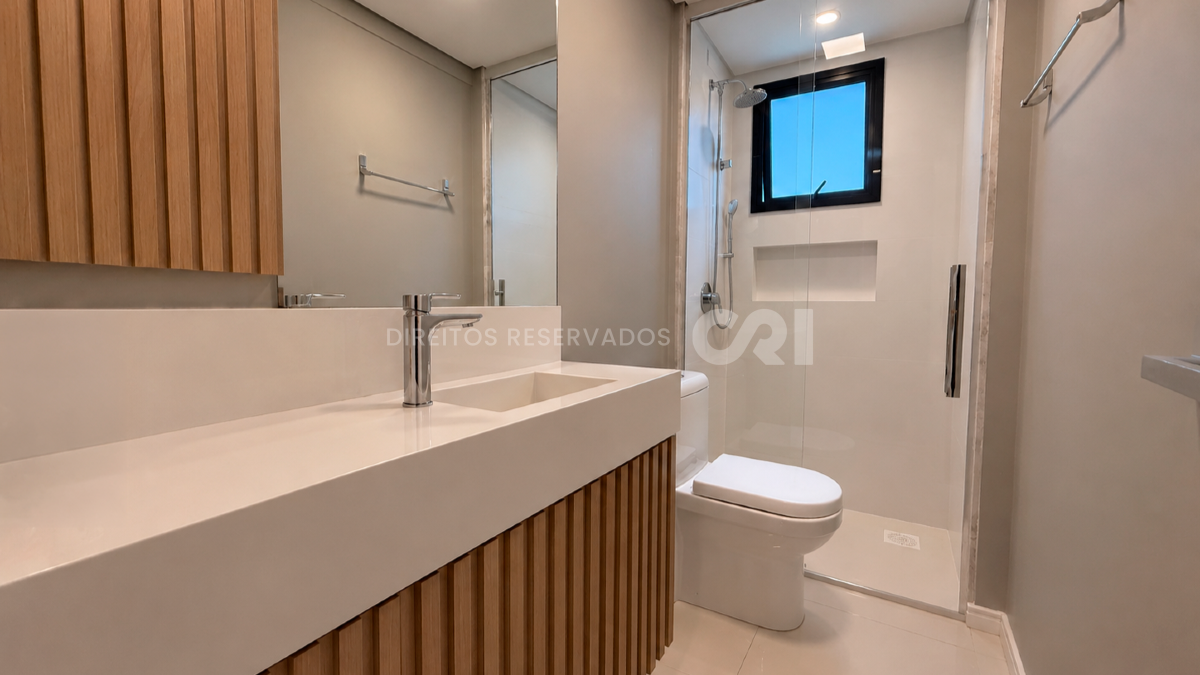 Apartamento com 3 Dormitórios no Brava View na Praia Brava em Itajaí