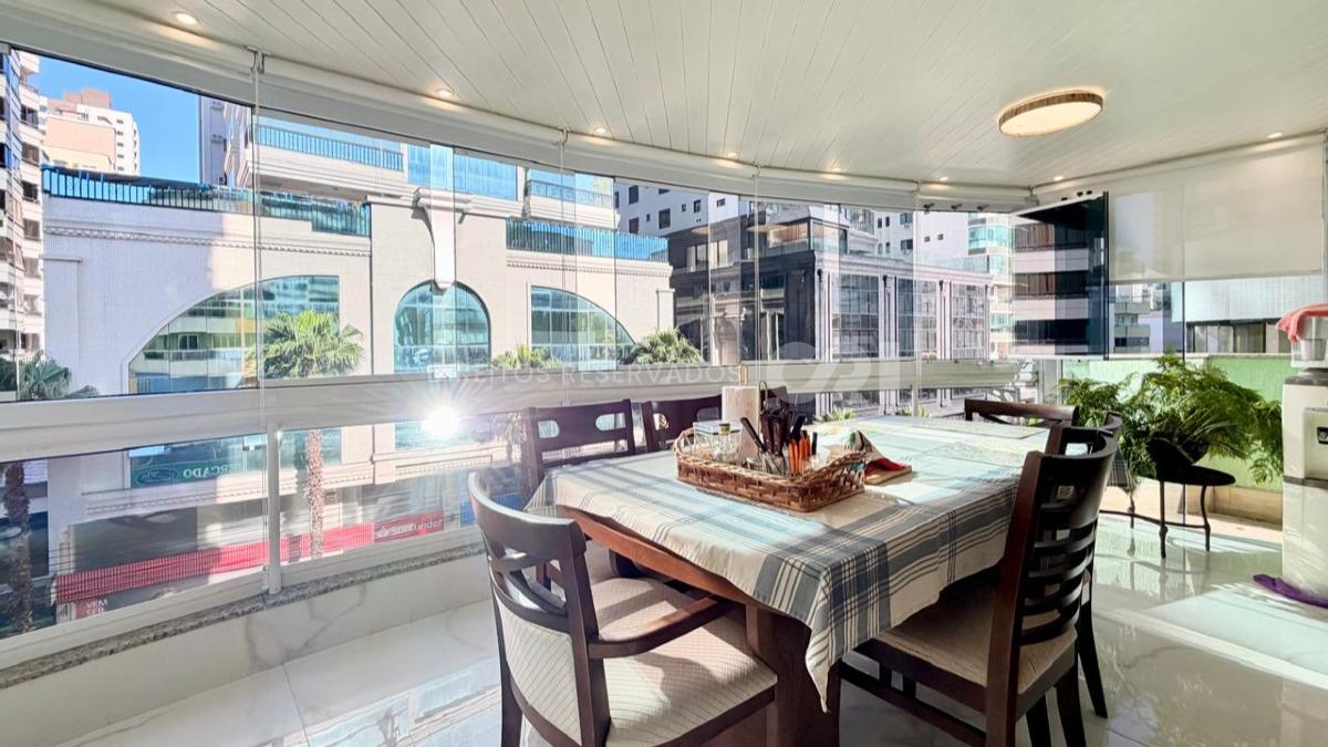 Apartamento com 3 Dormitórios no Edifício Hans Lorenz em Meia Praia, Itapema