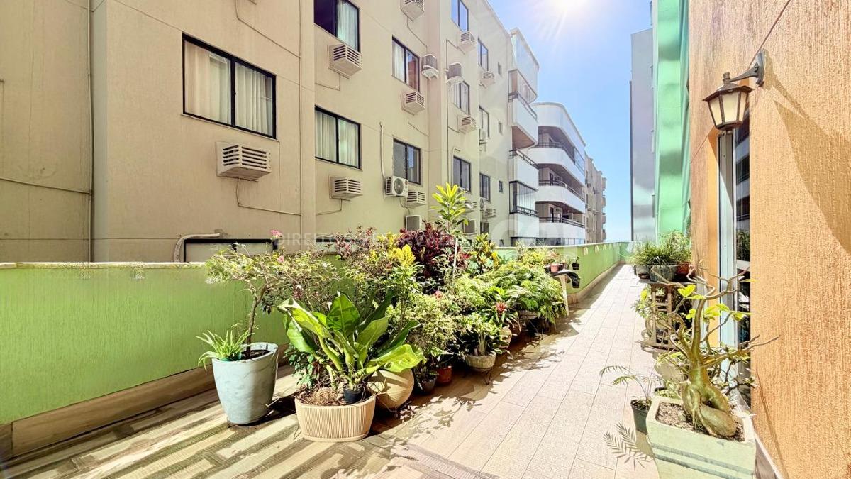 Apartamento com 3 Dormitórios no Edifício Hans Lorenz em Meia Praia, Itapema