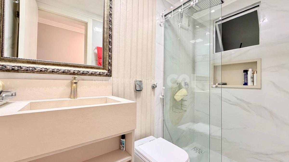 Apartamento com 3 Dormitórios no Edifício Hans Lorenz em Meia Praia, Itapema