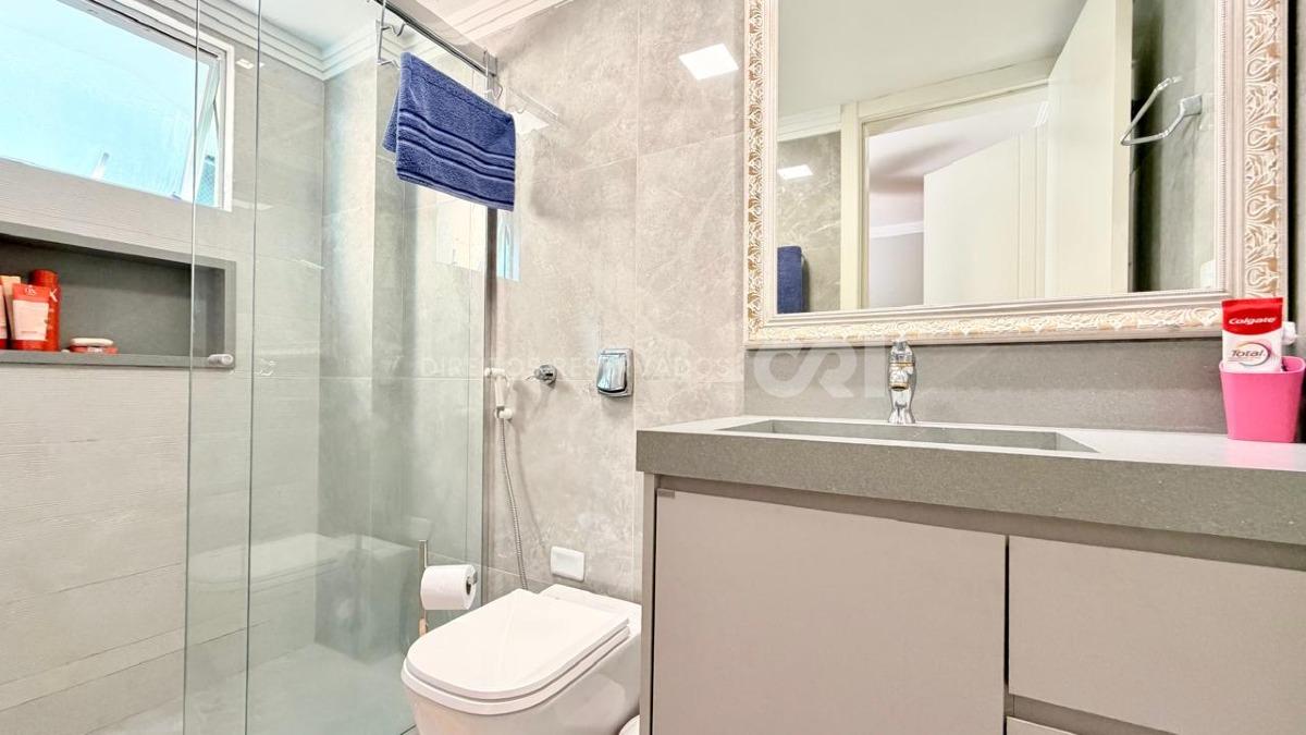 Apartamento com 3 Dormitórios no Edifício Hans Lorenz em Meia Praia, Itapema