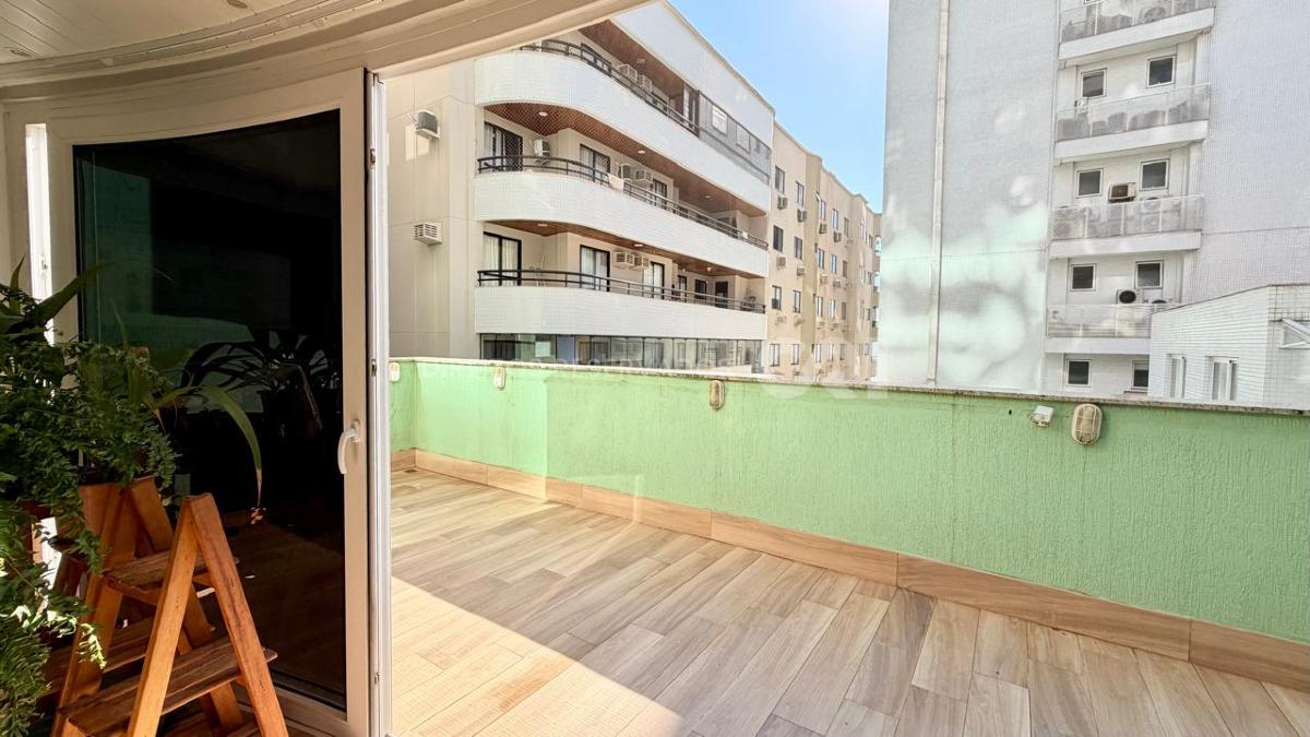 Apartamento com 3 Dormitórios no Edifício Hans Lorenz em Meia Praia, Itapema