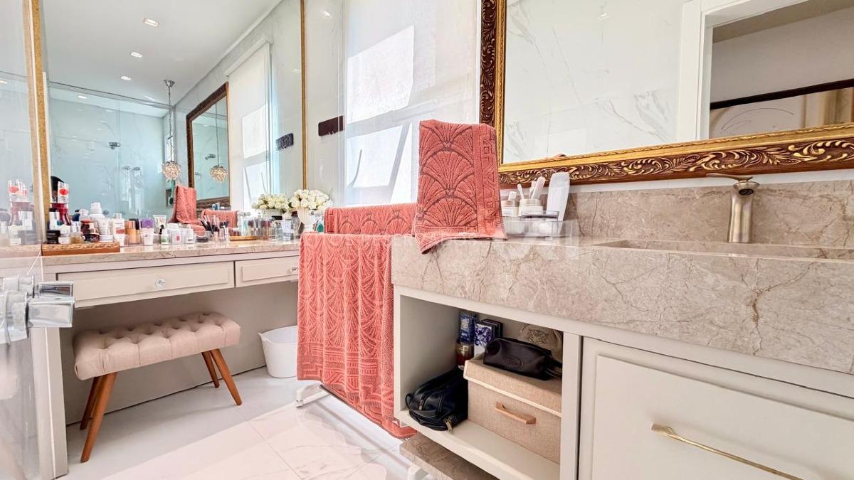 Apartamento com 4 Suítes no Belvedere no Centro de Itapema