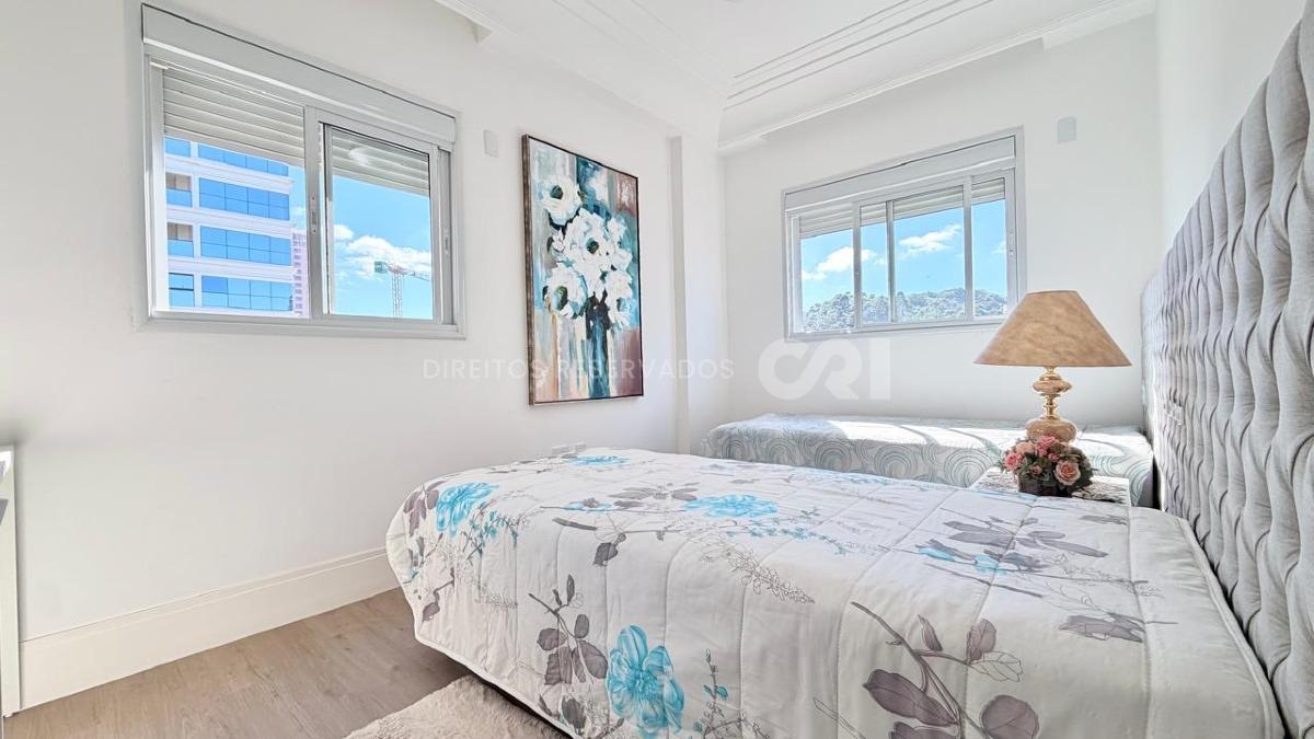 Apartamento com 4 Suítes no Belvedere no Centro de Itapema