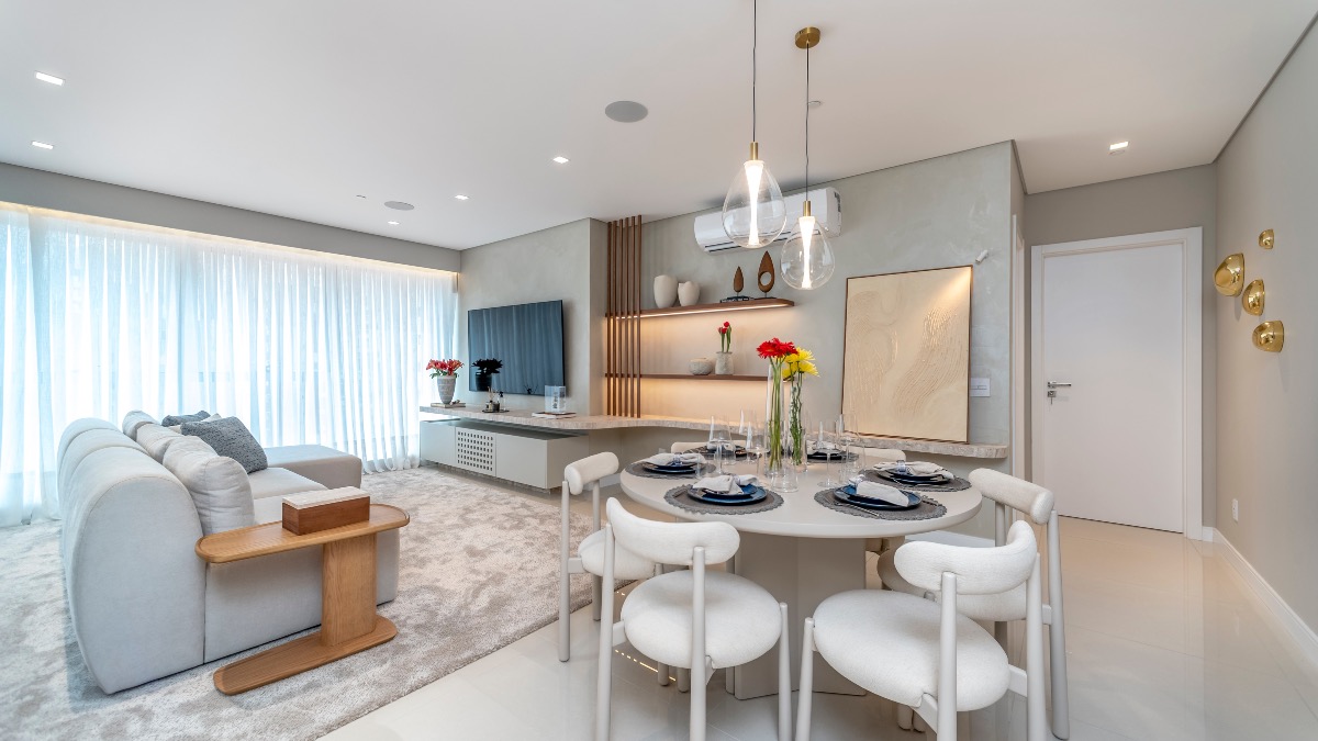 Apartamento com 4 Suítes no Edifício Vitra no Centro de Balneário Camboriú