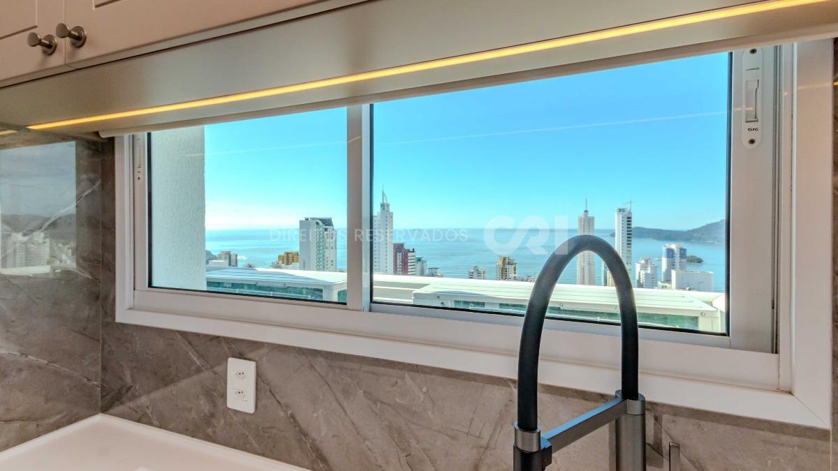 Cobertura com 3 Suítes no Falcon Tower no Centro de Balneário Camboriú